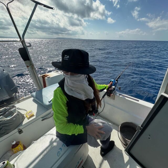 2026年2月21（土）〜23日（月）☀️3日間釣りツアー&居酒屋🏮のご利用ありがとうございました💖今回は、無事釣りツアー🎣ができました㊗️👏✨👏✨さて、4月から毎月3日間ですね😂笑 はるばる遠くから沖縄国頭村までありがとうございます🌺それではまた、再来月に🐟🐟🐟✨✨

#釣り
#船釣り
#毎月
#3日間
#すごい笑

🌻オクマナビ

公式HP
https://okuma-navi.net

やんばる国立公園に指定された沖縄本島最北端の国頭村（くにがみそん）奥間（おくま）を中心に、亜熱帯の森やんばるの大自然の魅力を感じていただけるようなマリンアクティビティ・エコツアー、もの作りなど様々なメニューを用意しています。

🌴ショップインフォメーション
遠方から来られるお客様も安心してご参加頂けます。ウェットスーツ等のレンタルも無料ですので、持ち物は水着と着替えがあれば手ぶらでオッケーです👌
・受付施設　・更衣室　・シャワー（シャンプー、リンス、ボディーソープ完備）　・タオル　・トイレ　・無料駐車場

🐠✨詳しくはトップ画面のホームページからご覧ください❣️また、各ツアーページにある【体験のお申し込みはコチラ】よりご予約をお願い致します✨空き状況等を確認後、ご予約確認メールをお送りしております😊ご不明な点がございましたらお気軽にご連絡ください。

*****

🍺オクマナビ居酒屋
炭焼きBBQ🍖 
アグーしゃぶしゃぶ
牛もつ鍋
沖縄料理
釣り料理

公式HP
https://okumanavi-cafe.net

@okumanavi_cafe.bbq 

釣った魚を食べたいお客様や、アグーしゃぶしゃぶや牛もつ鍋、沖縄料理も多数ご用意‼️BBQガーデンやウッドデッキにてお食事が可能です🍻沖縄ならではの島野菜やお肉等、お客様に喜んでいただけるようなメニューをご提供しております😆社員旅行、新年会、忘年会、イベント、2次会、パーティーなどの貸し切り飲み放題プランも承ります‼️

*****

🛒オクマナビ公式オンラインショップ
https://okumanavi-shopping.net/

Tシャツ、バッグ、夜光貝アクセサリーを販売中✨夜光貝アクセサリーブランドAOVOY （アオヴォイ）が誕生💎皆様のご愛顧の程、宜しくお願い致します🎁

@okumanavi_onlineshop 
@okuma_greenturban 

****