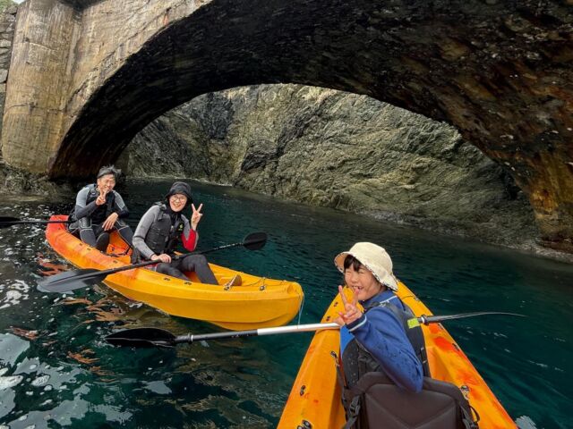 2026年4月6日(月)☀️今帰仁🏨にご宿泊のファミリーが遊びに来てくれました‼️今回は午前中にカヤック＆シュノーケリングでやんばるの海を満喫🌊午後からは、天然記念物「ヤンバルクイナ」を探しに🪶✨無事見つけることができました👏👏途中では猪にも遭遇🐾沖縄・やんばるの自然をたっぷり体験していただけました🌿また、機会がございましたらいつでもお待ちしております‼️楽しい沖縄旅行を🌺✨ありがとうございました🌿

【沖縄・シーカヤック】シーカヤック体験＋シュノーケリング満喫コース※２名様より催行
https://okuma-navi.net/kayak/#kayak_2

天然記念物の野性のヤンバルクイナ探し体験🕵🏻‍♂️✨
沖縄最北端の国頭村を巡る🌲🌲🌲🌲🌲
https://okuma-navi.net/nature/#nature_1

#シュノーケリング
#シーカヤック 
#ヤンバルクイナ 

🌻オクマナビ

公式HP
https://okuma-navi.net

やんばる国立公園に指定された沖縄本島最北端の国頭村（くにがみそん）奥間（おくま）を中心に、亜熱帯の森やんばるの大自然の魅力を感じていただけるようなマリンアクティビティ・エコツアー、もの作りなど様々なメニューを用意しています。

🌴ショップインフォメーション
遠方から来られるお客様も安心してご参加頂けます。ウェットスーツ等のレンタルも無料ですので、持ち物は水着と着替えがあれば手ぶらでオッケーです👌
・受付施設　・更衣室　・シャワー（シャンプー、リンス、ボディーソープ完備）　・タオル　・トイレ　・無料駐車場

🐠✨詳しくはトップ画面のホームページからご覧ください❣️また、各ツアーページにある【体験のお申し込みはコチラ】よりご予約をお願い致します✨空き状況等を確認後、ご予約確認メールをお送りしております😊ご不明な点がございましたらお気軽にご連絡ください。

*****

🍺オクマナビ居酒屋
炭焼きBBQ🍖 
アグーしゃぶしゃぶ
牛もつ鍋
沖縄料理
釣り料理

公式HP
https://okumanavi-cafe.net

@okumanavi_cafe.bbq 

釣った魚を食べたいお客様や、アグーしゃぶしゃぶや牛もつ鍋、沖縄料理も多数ご用意‼️BBQガーデンやウッドデッキにてお食事が可能です🍻沖縄ならではの島野菜やお肉等、お客様に喜んでいただけるようなメニューをご提供しております😆社員旅行、新年会、忘年会、イベント、2次会、パーティーなどの貸し切り飲み放題プランも承ります‼️

*****

🛒オクマナビ公式オンラインショップ
https://okumanavi-shopping.net/

Tシャツ、バッグ、夜光貝アクセサリーを販売中✨夜光貝アクセサリーブランドAOVOY （アオヴォイ）が誕生💎皆様のご愛顧の程、宜しくお願い致します🎁

@okumanavi_onlineshop 
@okuma_greenturban 

****